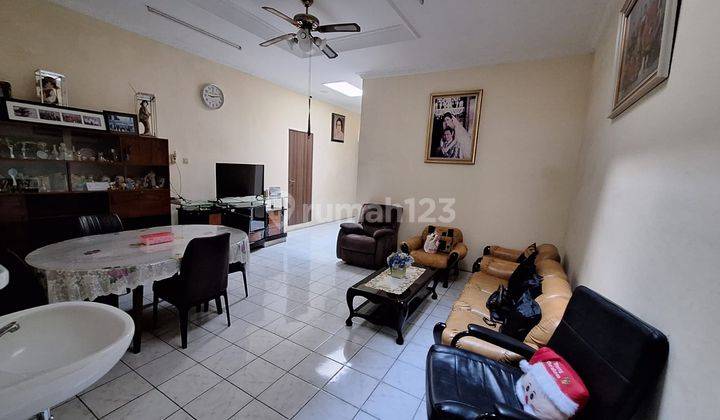 Dijual Cepat Rumah 2 Lantai Glodok, Luas 380m 1