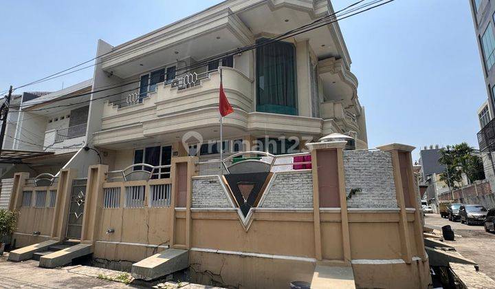 Dijual Cepat Rumah di Pluit Putra, Posisi Hoek 1