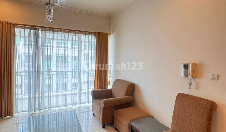 Sewa Apartemen Mewah Senayan Residences 3BR Fully Furnished, Lokasi Strategis