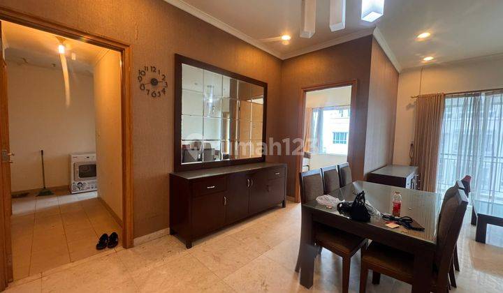 Sewa Apartemen Mewah Senayan Residences 3BR Fully Furnished, Lokasi Strategis