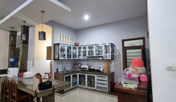 Rumah Jelambar Siap Huni 9.8x20, 3 Lantai 2