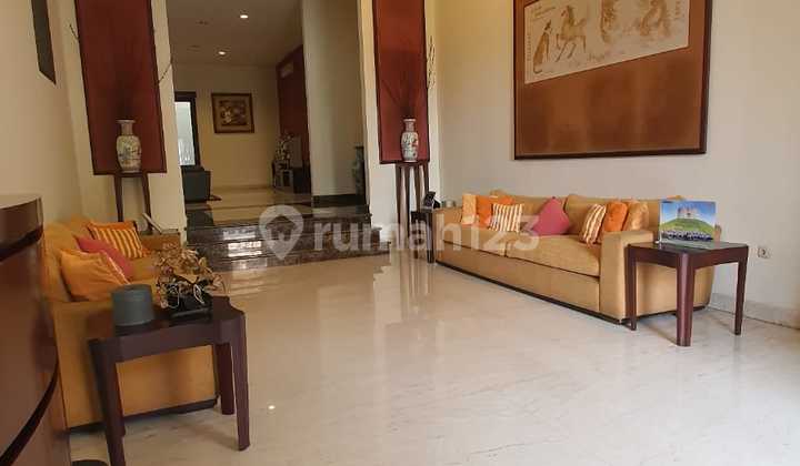 Rumah Pluit Hadap Jalan Raya 3.5 Lantai 