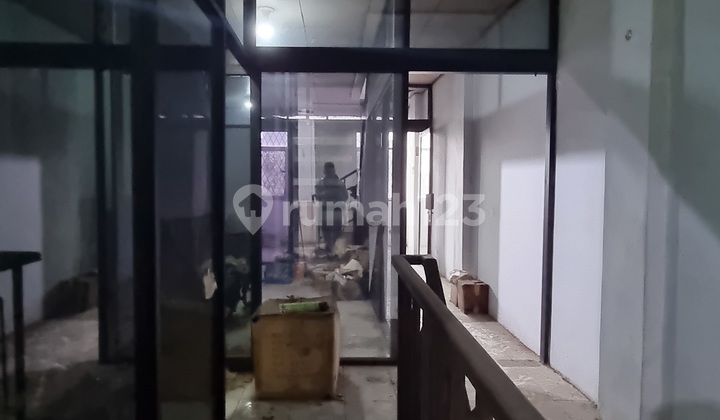 Shop House Facing Boulevard Road 2