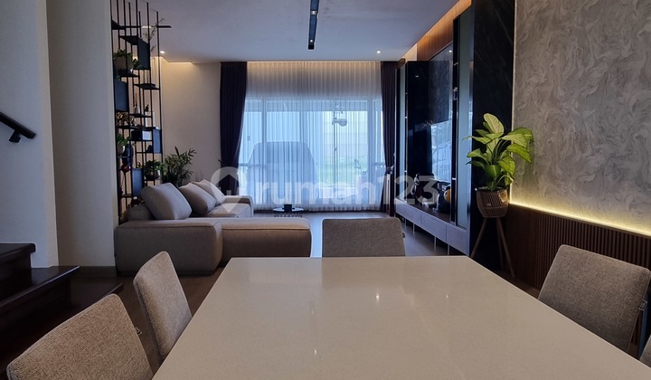 Rumah Golf Island Pik 8x25 Full Interior Full Furnish