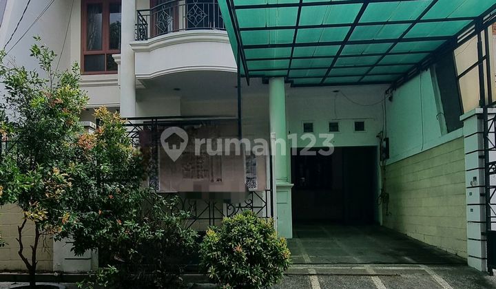 Rumah Pluit 10x22  2 Lantai  Rapi Siap Huni