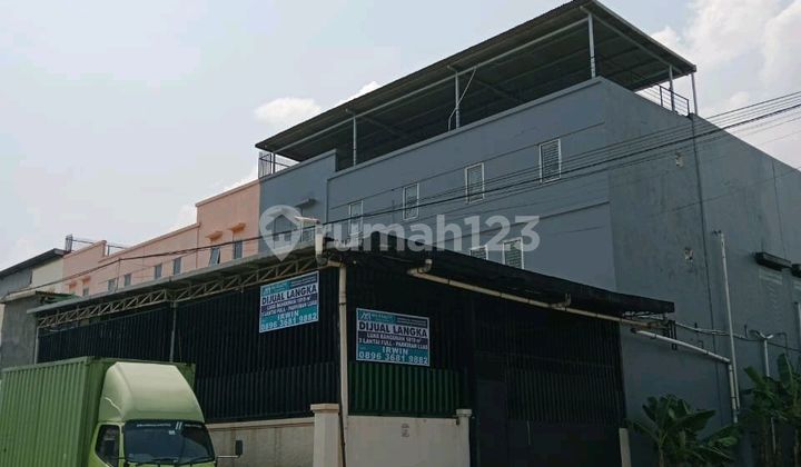 Pik Warehouse Corner Position Container Access 3 Floors Pik Warehouse Corner Position Container Access 3 Floors