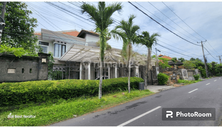 Dijual VILLA siap huni di renon area (A52)  1