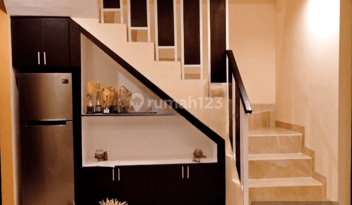 RUMAH ARTISTIK 2 LANTAI DI LOKASI PREMIUM TUKAD BALIAN DENPASAR  ( A53)  5