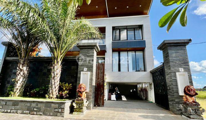 4-storey luxury villa in Renon Bali with views of rural rice fields  2