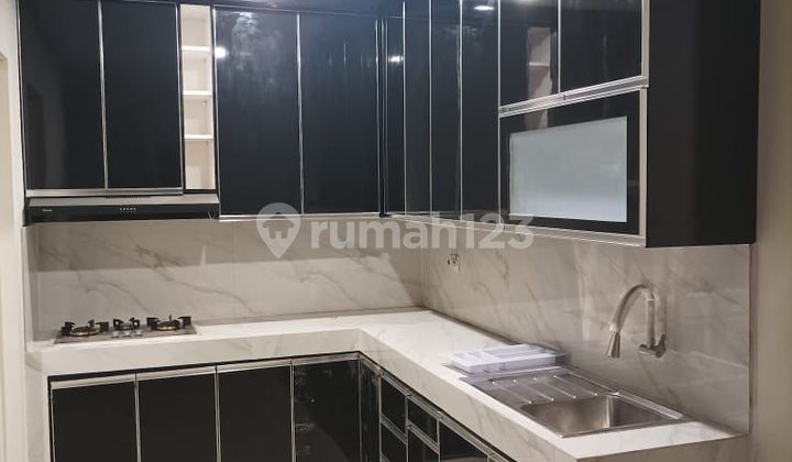 Rumah cakep strategis dekat cbd,universitas dan toll 2