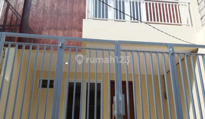 Jual Rumah 3 Lantai di Jelambar Jakarta Barat C R 1