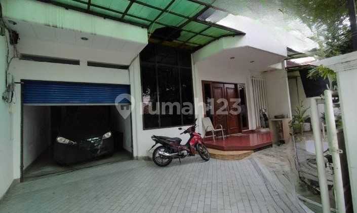 Sewa Rukan 2 lantai di pinggir jalan raya Tomang Jakarta Barat CR Sewa Rukan 2 lantai di pinggir jalan raya Tomang Jakarta Barat CR