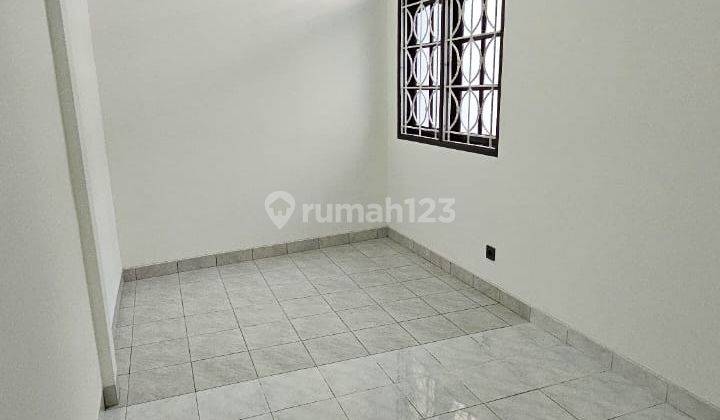 Jual Rumah 2 Lantai di Utan Kayu Jakarta Timur C R  2