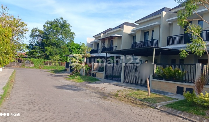 Disewakan Rumah Buuuuaguuss @ Perumahan Redwood, Pondok Tjandra Indah, Sidoarjo 2