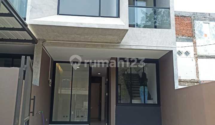 Brand New House on Nangka Street 7 Cengkareng, 2 Floors, Modern, Strategic Location Brand New House on Nangka Street 7 Cengkareng, 2 Floors, Modern, Strategic Location