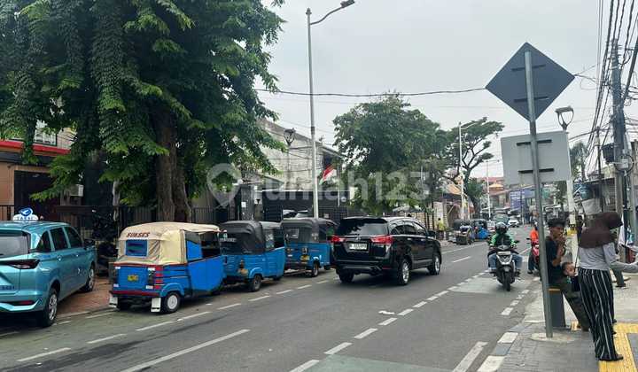 Nice Strategic House on Jl Tebet Barat Raya, South Jakarta 2