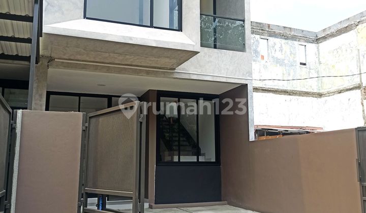 Brand New Modern Minimalist House on Nangka Street, Cengkareng 2