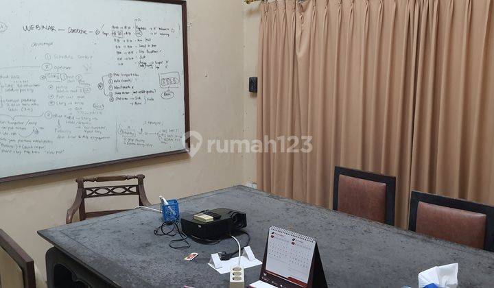 Rumah 2 Lantai di Jalan Barito Surabaya 7