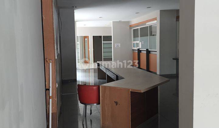 Rumah Pojok Eks Kantor Properti 6