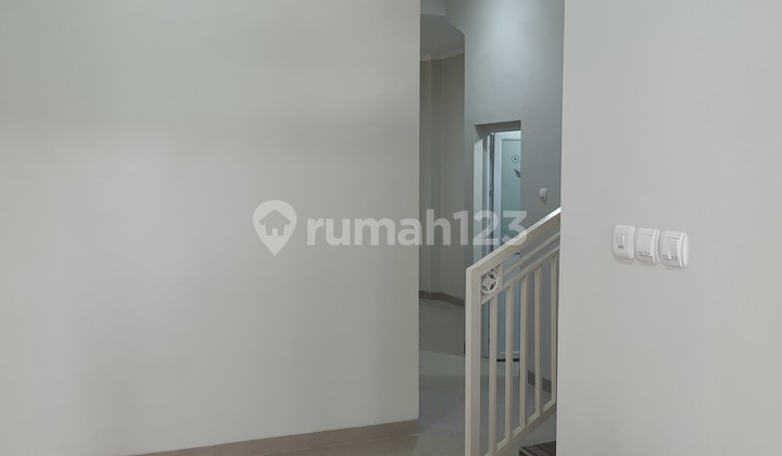 Rumah Baru Harga Ekonomis Dekat Royal Plasa Surabaya 2
