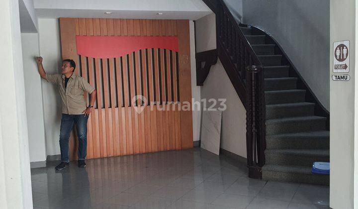 Rumah Pojok Eks Kantor Properti 5