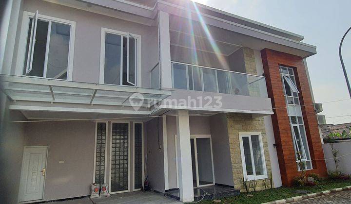 Rumah Baru Harga Murah, Kolam Renang, di Ketintang Dekat Royal Plaza Surabaya