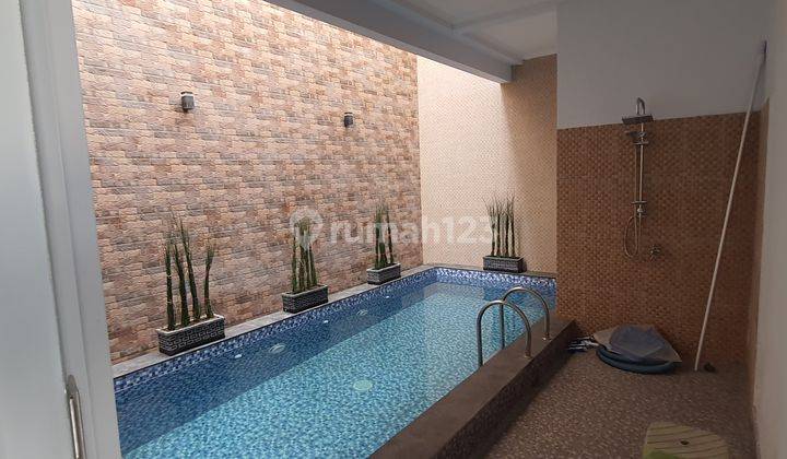 Rumah Baru Harga Murah, Kolam Renang, di Ketintang Dekat Royal Plaza Surabaya