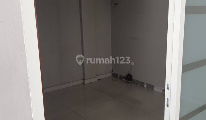 Rumah Pojok Eks Kantor Properti 9