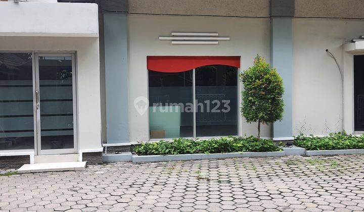 Rumah Pojok Eks Kantor Properti 4