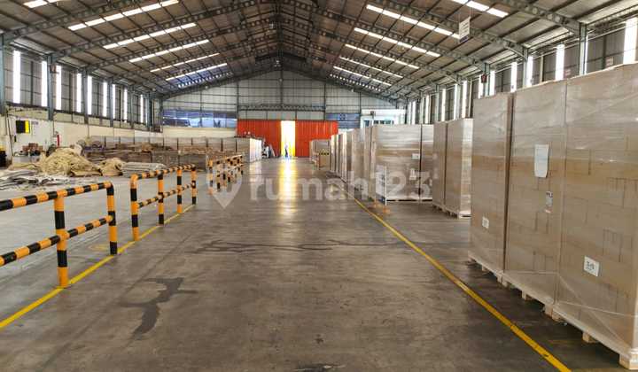 Greges Warehouse, Kalianak Surabaya