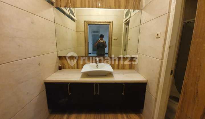 Graha Family Blok D , Surabaya Barat 2