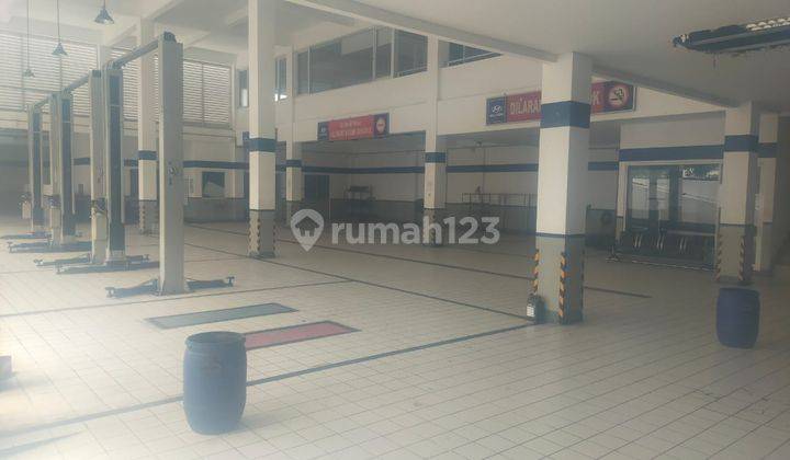 Show Room, Resto, Klinik Wiyung Ruang-Usaha 2