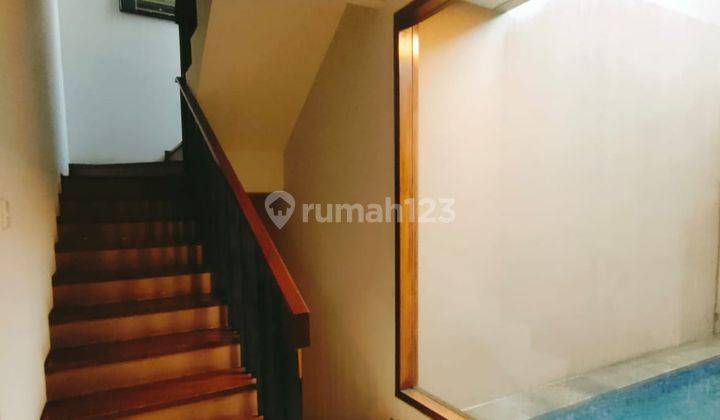Rumah Mewah dengan Kolam Renang Pribadi di Cluster pondok pinang 9