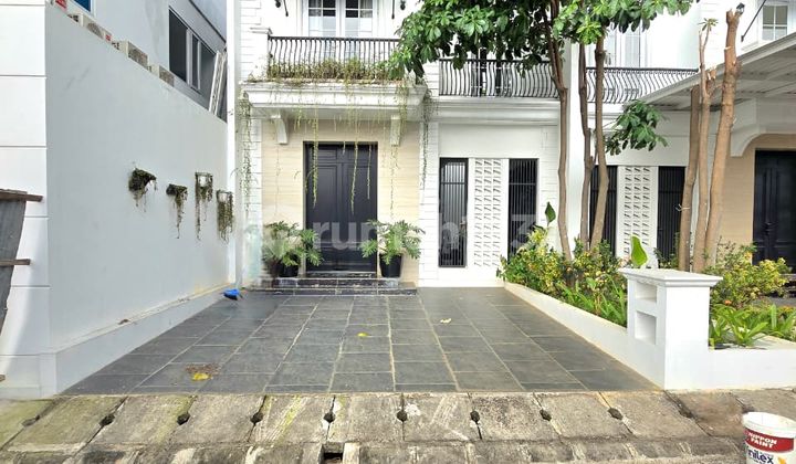 Rumah American Classic Modern dengan Private Pool di Rempoa