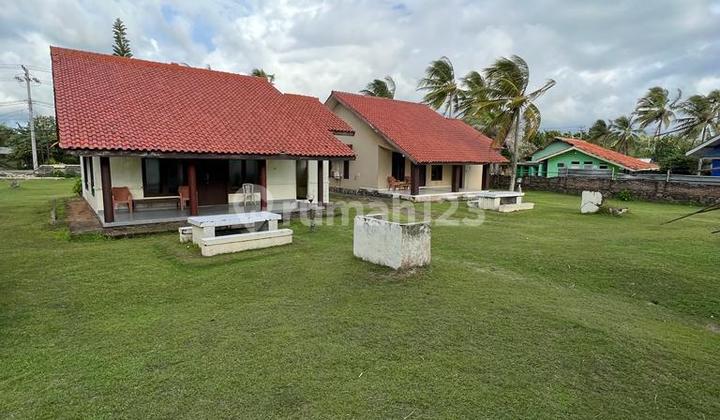 Beachfront Land Calculation Cottage in Anyer Beachfront Land Calculation Cottage in Anyer