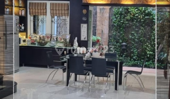 Regency 21 Beautiful House SHM Ready to Live In Ready to Negotiate Near ITS Unair 2