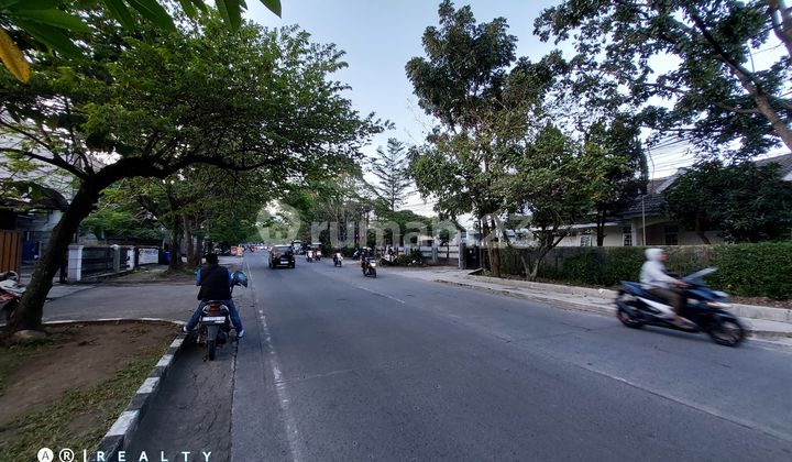 RUMAH MAINROAD DEKAT GRIYA ARCAMANIK BANDUNG Lokasi Strategis Pusat Kuliner 1