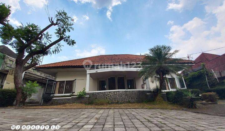 DIJUAL RUMAH MURAH Strategis Jalan RE Martadinata Riau Bandung 1