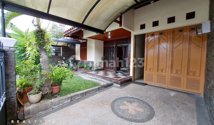 RUMAH BAGUS KLASIK DI ANTAPANI Hunian Nyaman dan Asri di Kota Bandung 2