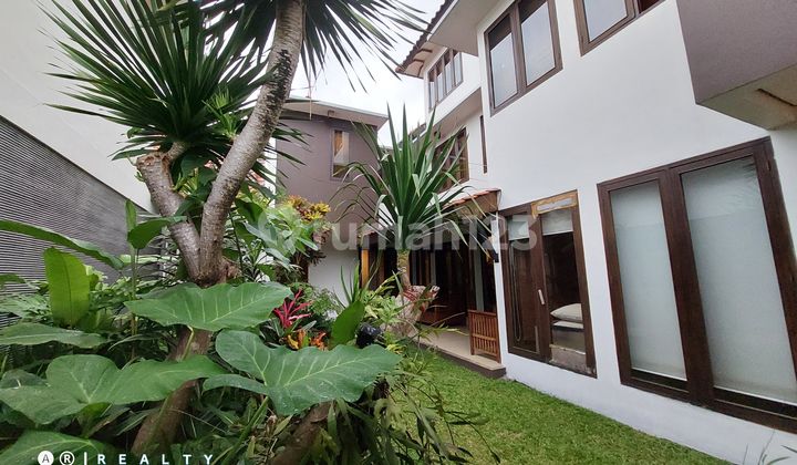 RUMAH MEWAH DESIGN ARSITEK DI CIGADUNG DAGO BANDUNG Harga Nego