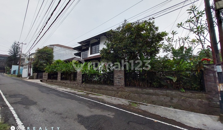 For Sale Classic Modern House In Cigadung Strategic Location Near Main Road Dago Bandung City 2
