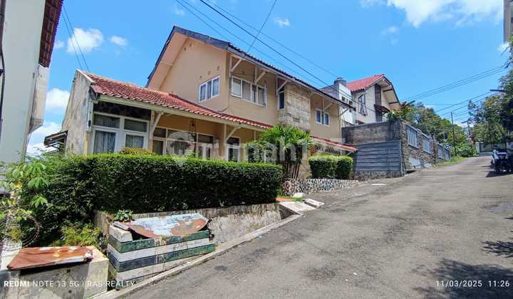 Dijual Rumah Hook Ligar Raya Dago Lokasi Strategis  2