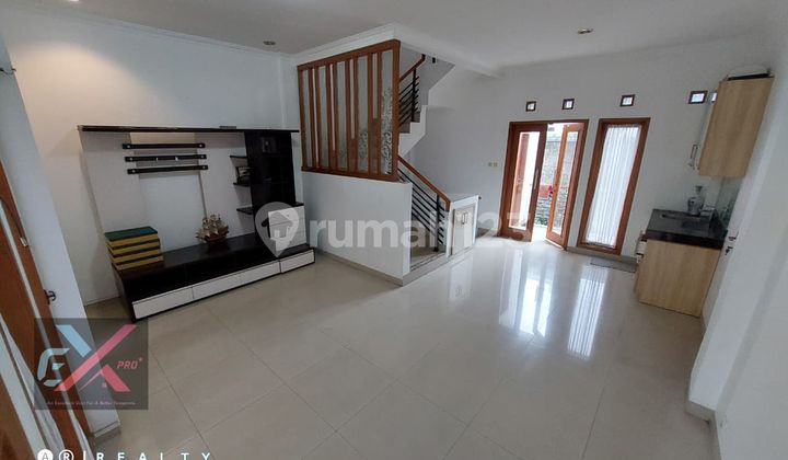 Rumah Bagus di Sayap Dago Bandung 4 Kamar Tidur, 5 Kamar Mandi, Harga Rp2,8 Miliar Nego Rumah Bagus di Sayap Dago Bandung 4 Kamar Tidur, 5 Kamar Mandi, Harga Rp2,8 Miliar Nego