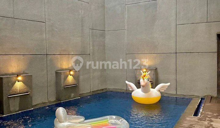 RUMAH DENGAN KOLAM RENANG PRIBADI Di Cigadung Bandung Harga Nego