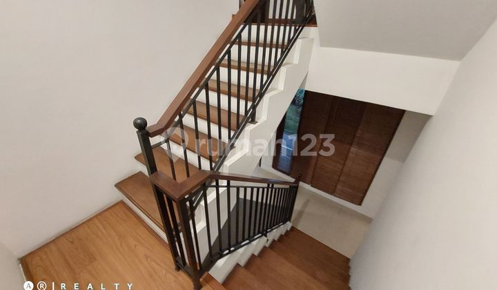 RUMAH MEWAH DESIGN ARSITEK DI CIGADUNG DAGO BANDUNG Harga Nego 2