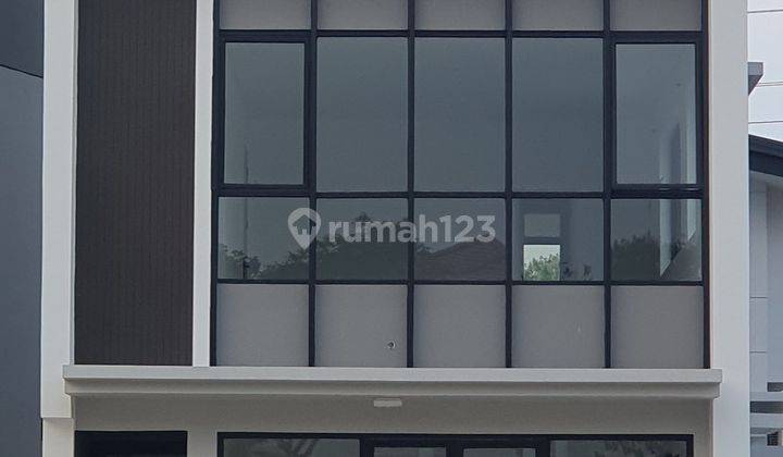 Ruko 3 Lantai di Jalan Utama Lippo Cikarang The Hive Mataram 1