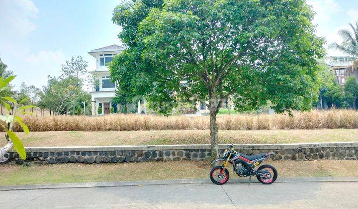 Dijual Rumah Asri Hadap Green Area Cluster Taman Yunani 2