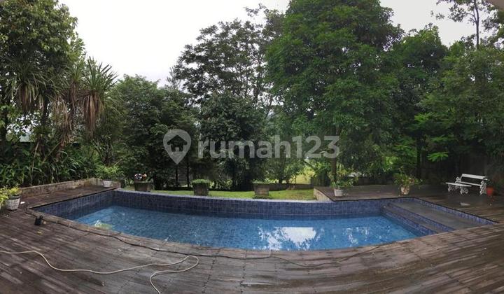 Rumah Dijual View Lapangan Golf Lantai Marmer Cluster Mediterania