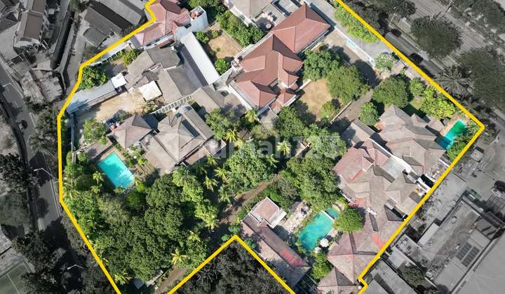 Rumah Hitung Tanah di Tanjung Barat Area Komersial