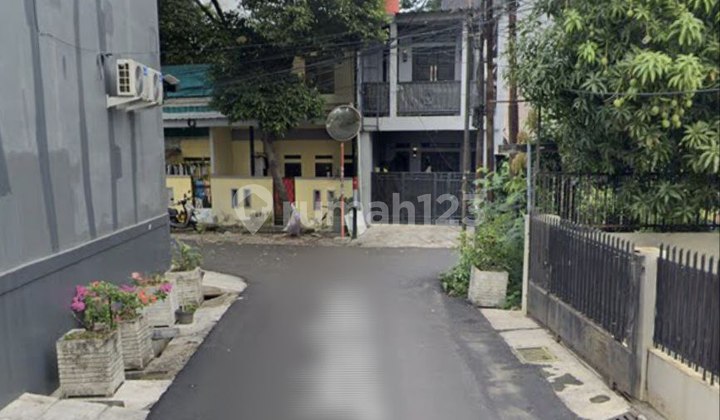 Rumah Brand New di Tengah Kota Jakarta Pusat 2